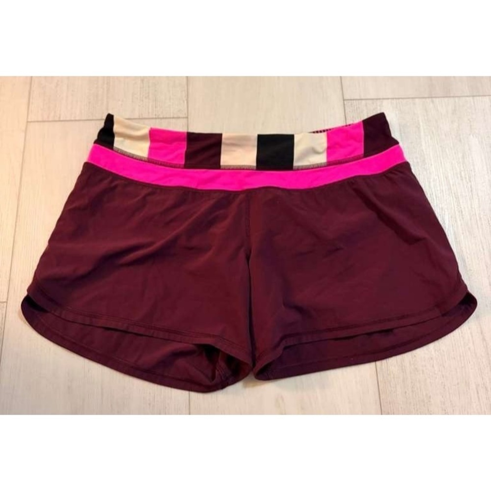 Lululemon Run Groovy Shorts‎ Size 8 Plum Purple Pink Glo Light Stripe
